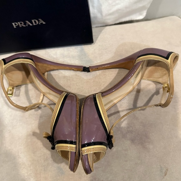 Prada pumps - Picture 4 of 11